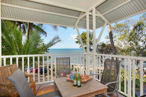 The Beach Shack 3BR Waterfront Resort, Own WIFI - Accommodation Burleigh 0