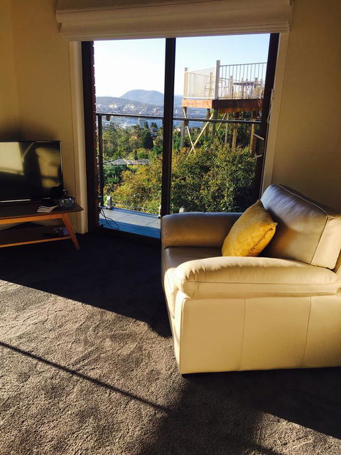 The Lookout - Accommodation Burleigh 6