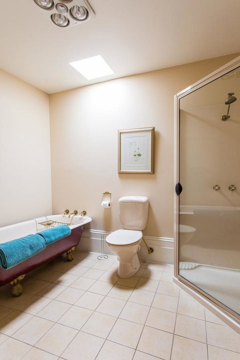 Grand Old Duke - Accommodation Burleigh 24