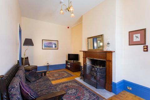Grand Old Duke - Accommodation Burleigh 17