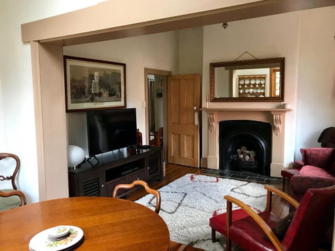 Eliza Cottage - Accommodation Burleigh 0