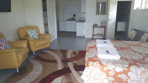 AppleBay Guest House - Accommodation Burleigh 14