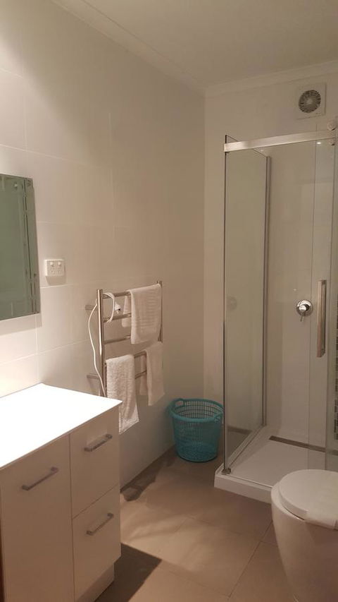 AppleBay Guest House - Accommodation Burleigh 34
