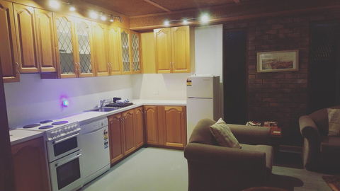 AppleBay Guest House - Accommodation Burleigh 37