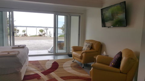 AppleBay Guest House - Accommodation Burleigh 6