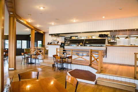 Freycinet Lodge - Accommodation Burleigh 4