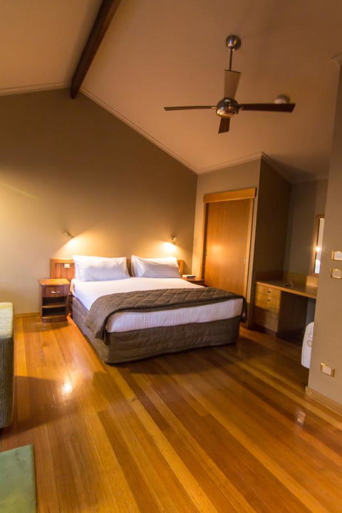 Freycinet Lodge - Accommodation Burleigh 27