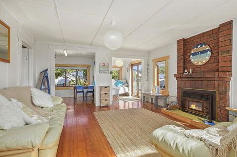 Aqua Beachfront! - Accommodation Burleigh 9