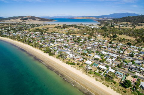 Aqua Beachfront! - Accommodation Burleigh 0