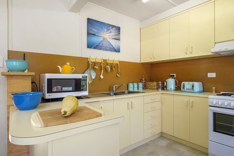 Aqua Beachfront! - Accommodation Burleigh 17