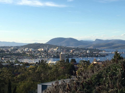 The View 2 Bed Unit With Stunning Hobart Outlook - Accommodation Burleigh 0
