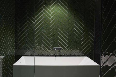 Moss Hotel - Accommodation Burleigh 13