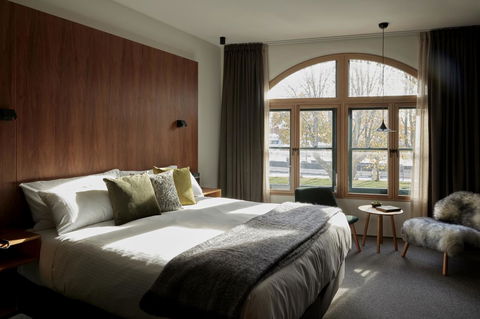 Moss Hotel - Accommodation Burleigh 8