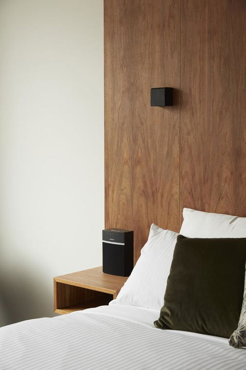 Moss Hotel - Accommodation Burleigh 6