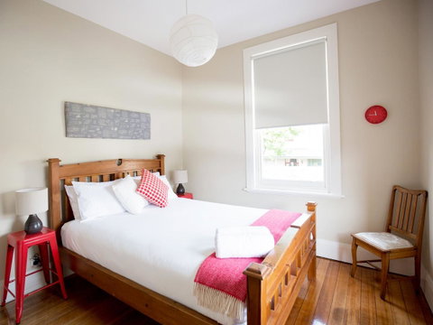 Montacute Boutique Bunkhouse - Accommodation Burleigh 8