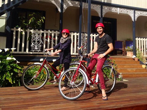 Montacute Boutique Bunkhouse - Accommodation Burleigh 19