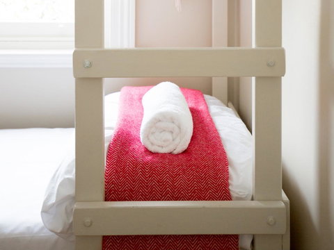 Montacute Boutique Bunkhouse - Accommodation Burleigh 13