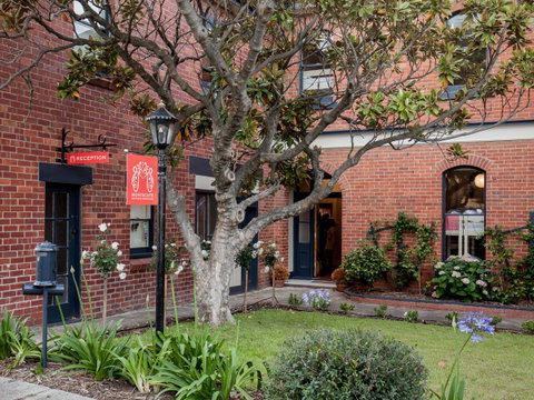 Montacute Boutique Bunkhouse - Accommodation Burleigh 22