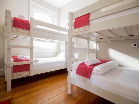 Montacute Boutique Bunkhouse - Accommodation Burleigh 11