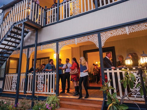 Montacute Boutique Bunkhouse - Accommodation Burleigh 23