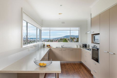 City Lights - Accommodation Burleigh 8