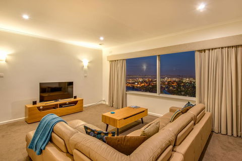 City Lights - Accommodation Burleigh 1