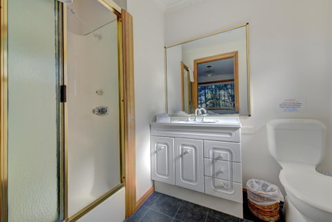 Freycinet Sanctuary 4 - Accommodation Burleigh 9