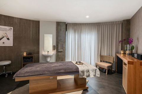 Peppers Silo - Accommodation Burleigh 21