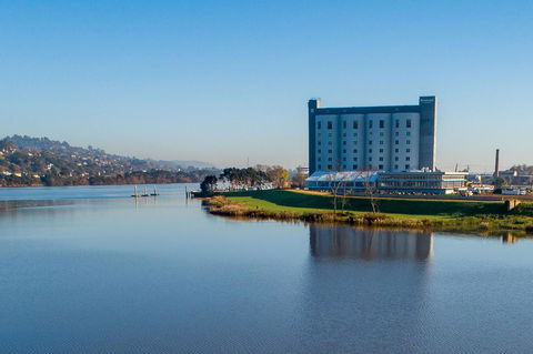 Peppers Silo - Accommodation Burleigh 1