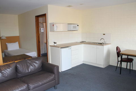 Bay Hotel Apartments - Accommodation Burleigh 28