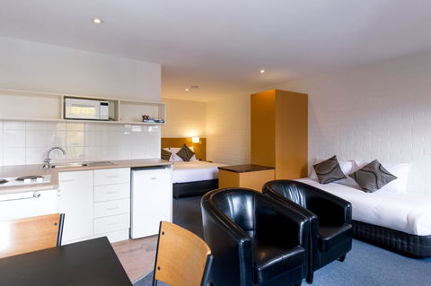 Bay Hotel Apartments - Accommodation Burleigh 15