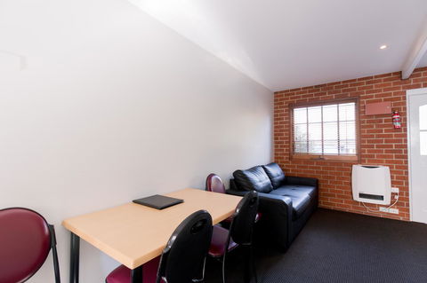 Bay Hotel Apartments - Accommodation Burleigh 9
