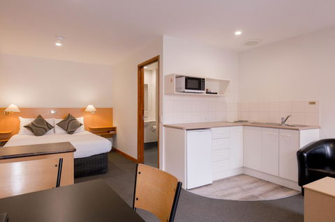 Bay Hotel Apartments - Accommodation Burleigh 17
