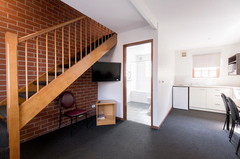 Bay Hotel Apartments - Accommodation Burleigh 7