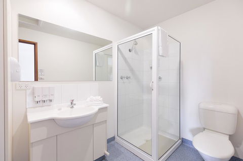 Bay Hotel Apartments - Accommodation Burleigh 14