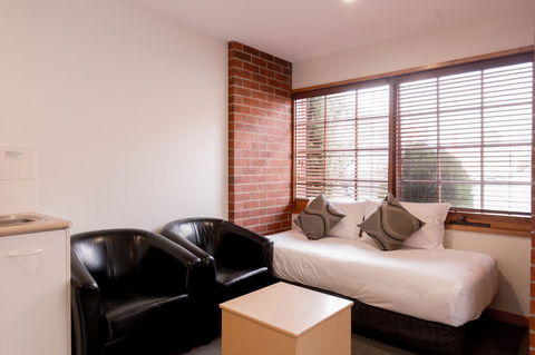 Bay Hotel Apartments - Accommodation Burleigh 18