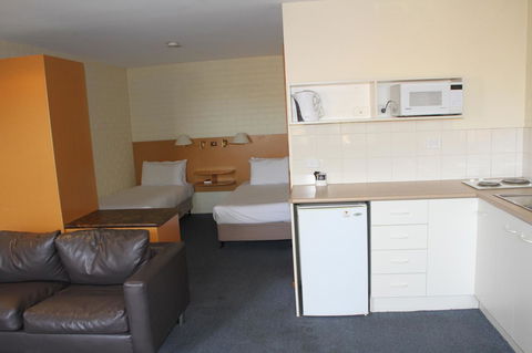 Bay Hotel Apartments - Accommodation Burleigh 29