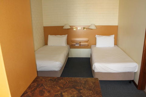 Bay Hotel Apartments - Accommodation Burleigh 30