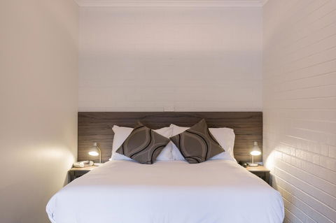Bay Hotel Apartments - Accommodation Burleigh 25