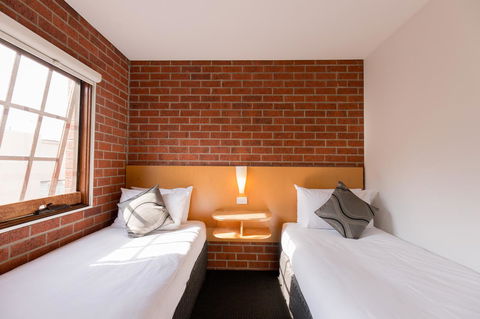 Bay Hotel Apartments - Accommodation Burleigh 11