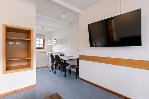 Bay Hotel Apartments - Accommodation Burleigh 36