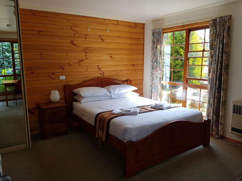 Cradle Forest Inn - Accommodation Burleigh 4