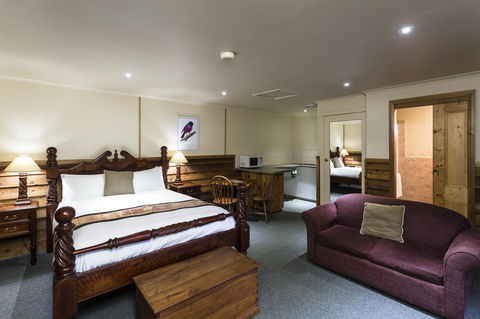 Cradle Forest Inn - Accommodation Burleigh 22