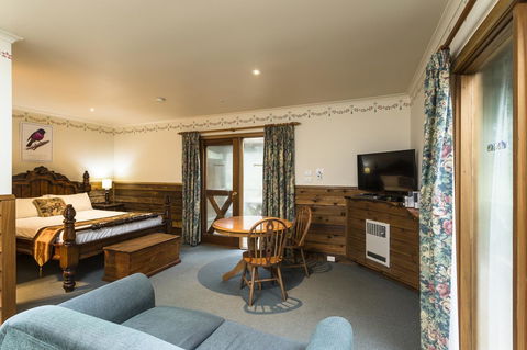 Cradle Forest Inn - Accommodation Burleigh 26