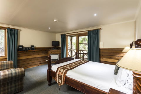 Cradle Forest Inn - Accommodation Burleigh 31