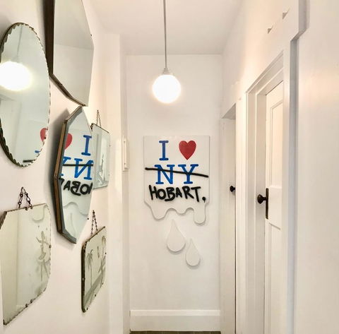 Devine Stays - Rupert #1 NOHO Art Apartment - Accommodation Burleigh 3
