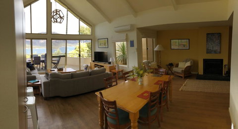 Freycinet Beach House - Accommodation Burleigh 8