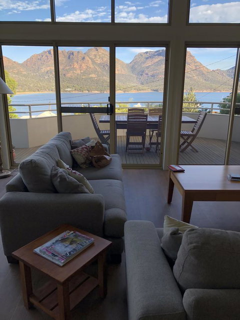 Freycinet Beach House - Accommodation Burleigh 9