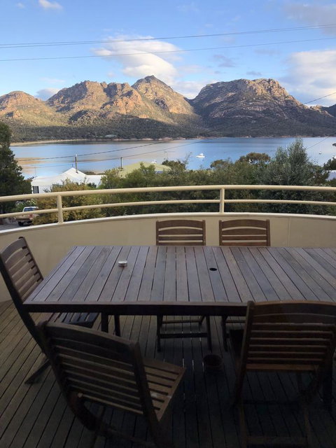 Freycinet Beach House - Accommodation Burleigh 2