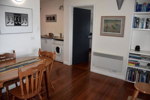 Beachside Taroona With Spa - Accommodation Burleigh 8